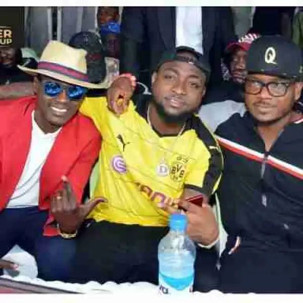 Singer Davido Thrills Fans At Shina Peller
